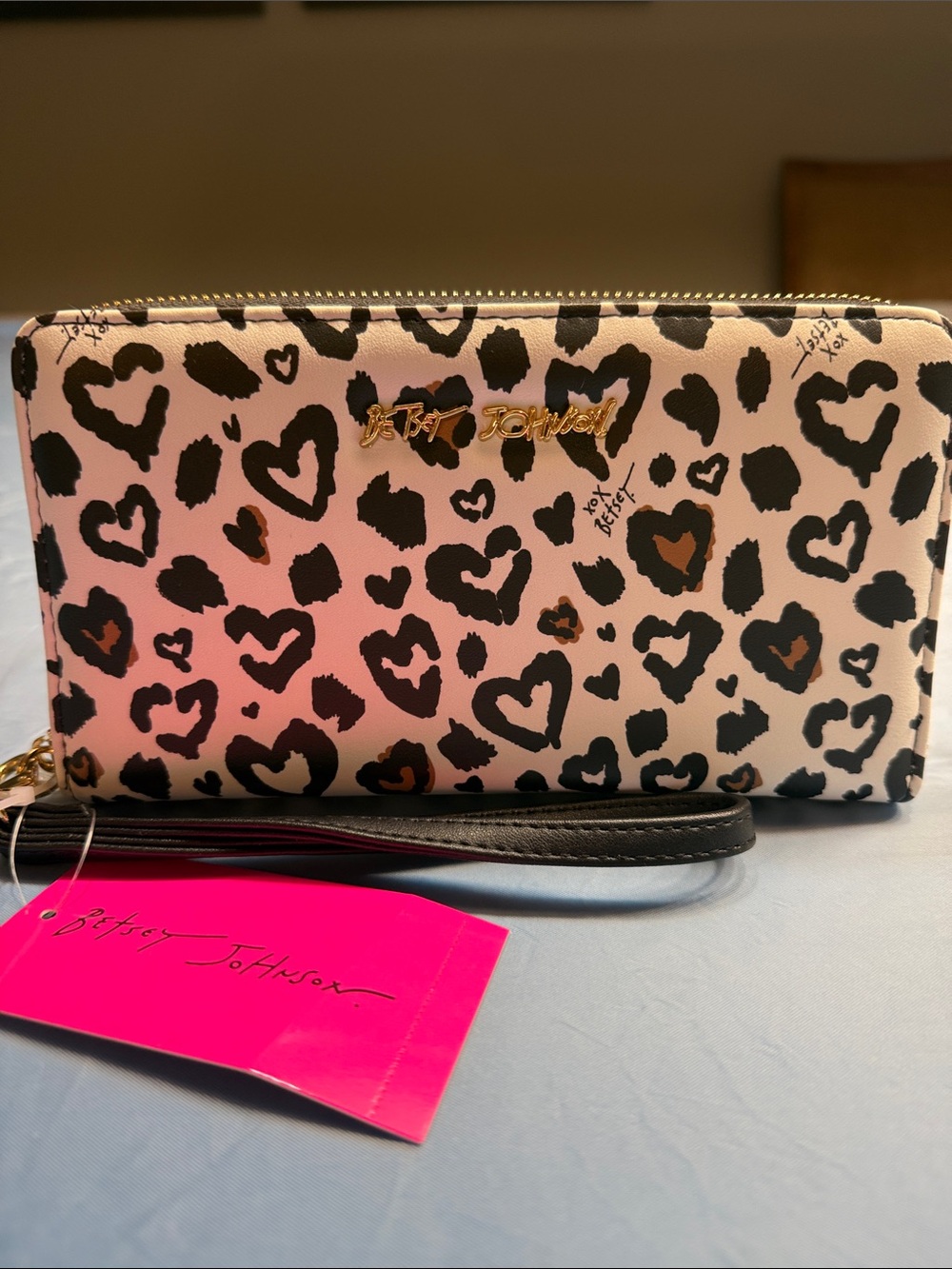 Betsey Johnson Pink and Black Heart Leopard Zip Wristlet - Picture 9 of 10
